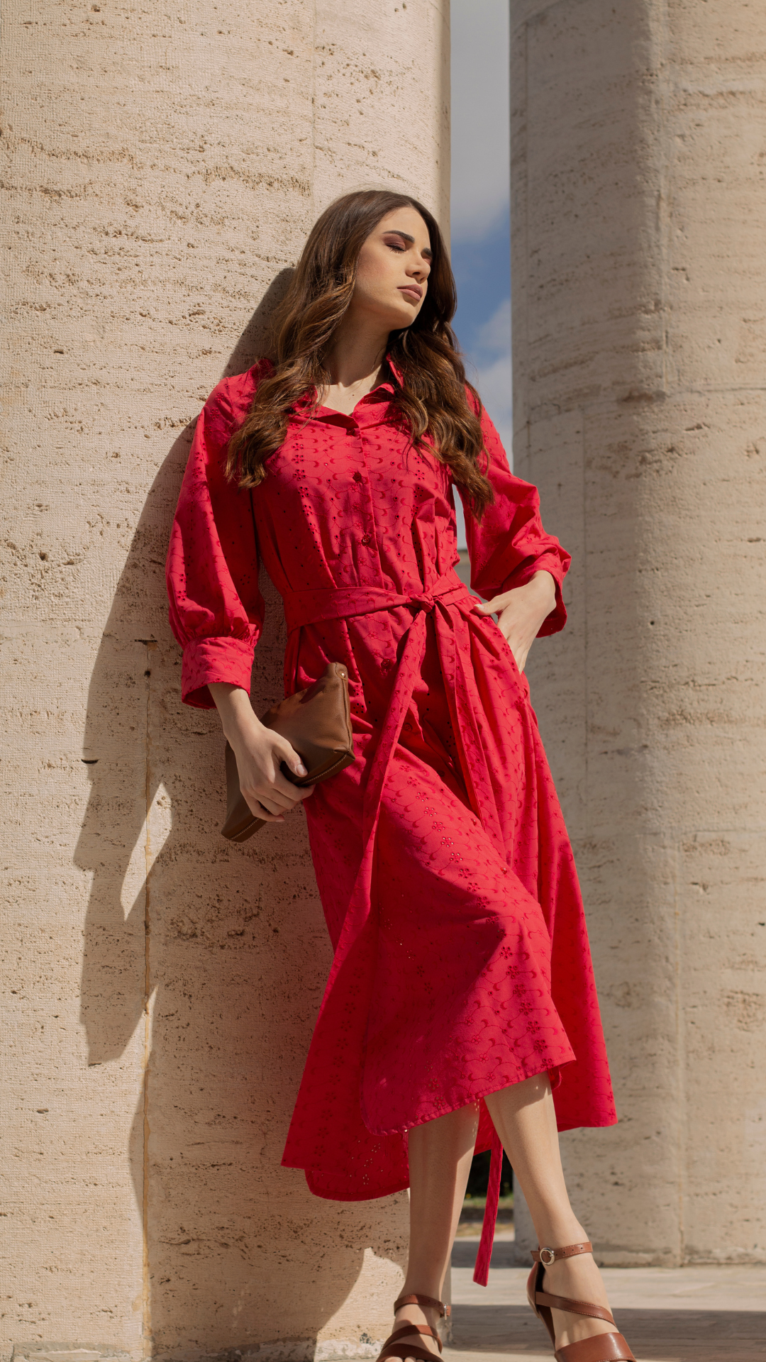 Abito Pizzo San Gallo Rosso Aneesa - Shooting Social - Summer Sale